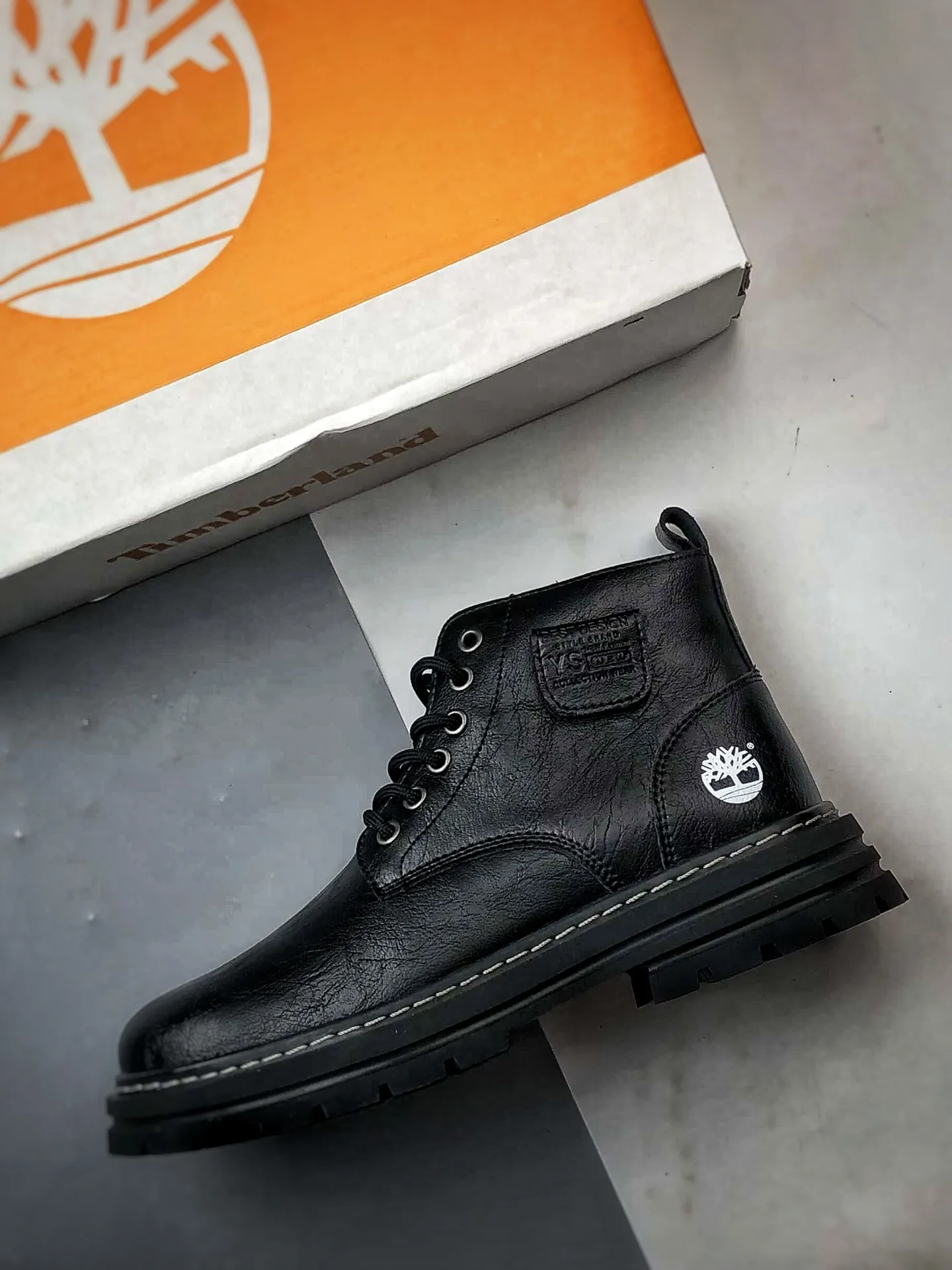 💰440 Timberland Timberland/Timberland 2025 autumn and winter new style classic high-top casual men's shoes, newly upgraded, Guangdong factory quality, original box and original packaging, the fabric is made of Italian top frosted cowhide, with anti-odor and anti-corrosion genuine leather latex insoles, giving you a perfect wearing experience. High-quality and durable, a must-have for sportsmen. Specializes in not looking handsome. High-quality, first-class foot feel. Exclusive supply. Item number: TB99776713 Code number: 39 40 41 42 43 44 (standard code)